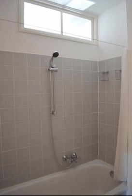 Vollmöblierte 1-Zimmer Wohnung mit Balkon in Charlottenburg - Photo 1