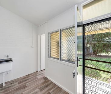 Open the Door to Comfort and Convenience on Dunorlan - Photo 2