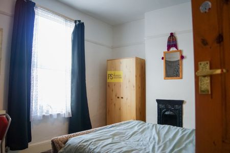 8 Harrow Road - Photo 2