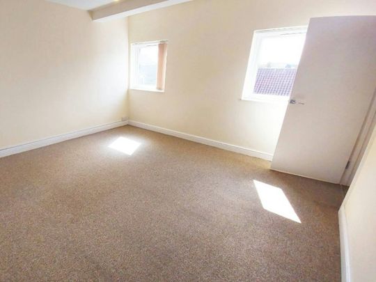 Duplex to rent on - Photo 1