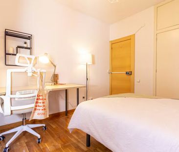 Carrer d'Amigó, Barcelona, Catalonia 08021 - Photo 1