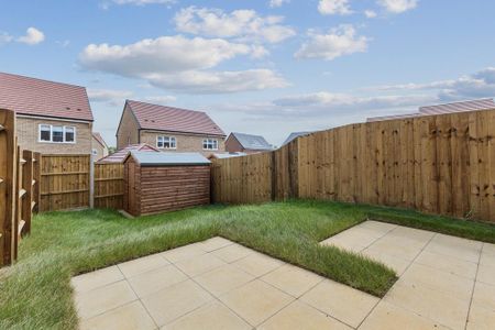 3 bedroom semi-detached house to rent - Photo 5