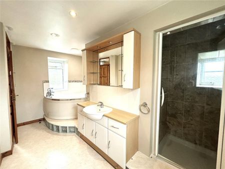 2 bedroom terraced house to rent - Photo 4