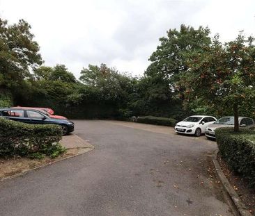 Woking, Surrey, GU22 - Photo 6