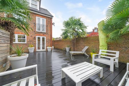 3 bedroom end of terrace house to rent - Photo 3