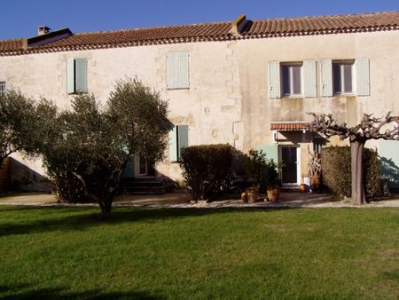 Sur la commune de saliers entre Arles et St Gilles, dans une résidence avec piscine, T2 de 52m², - Photo 2