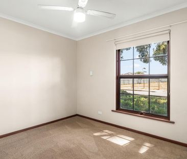 1/8 Webber Street - Photo 2