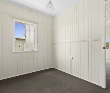 Charming Home In Kedron - Photo 6