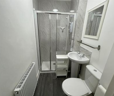 6 bedroom Town house To Let - Photo 4