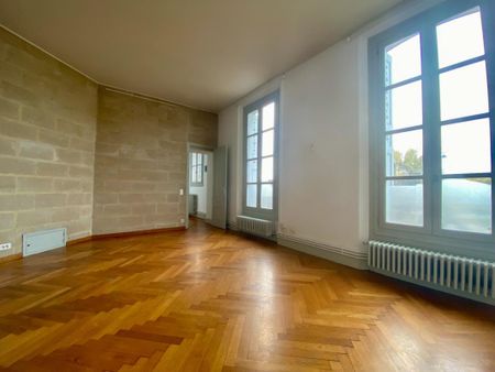 Location Appartement 4 pièces 167m² AVIGNON 84000 - Photo 2