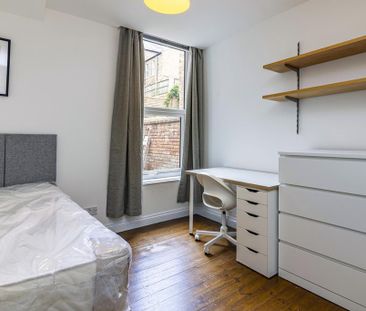 2 bedroom flat to rent - Photo 3