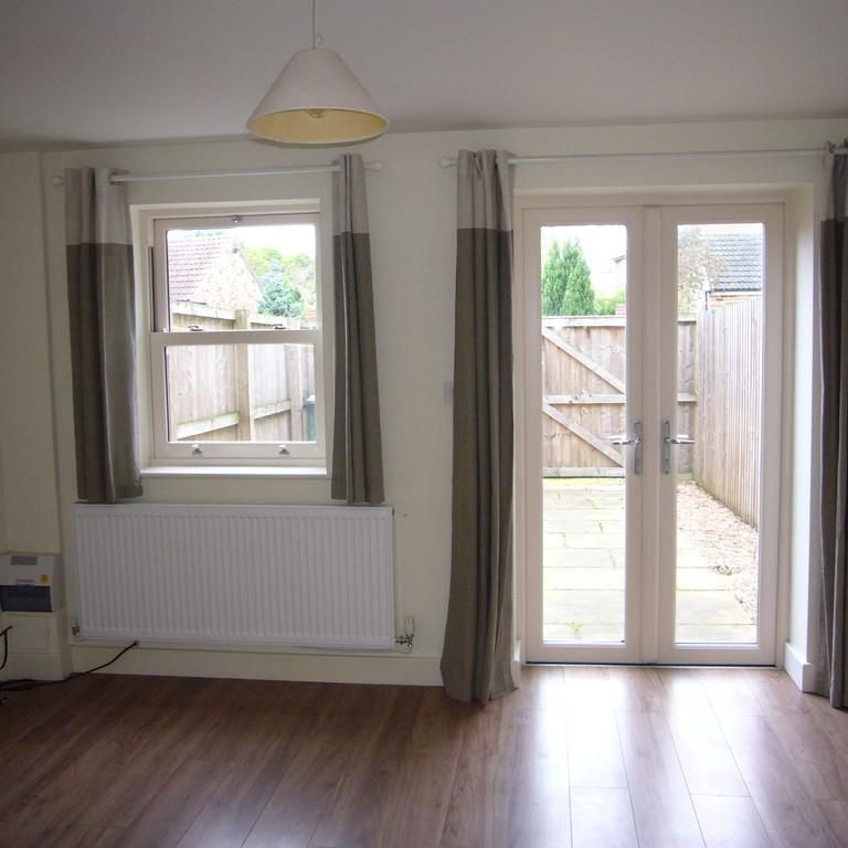 3 bedroom end of terrace house to rent - Photo 1