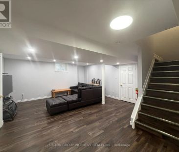 134 RAYMOND CRESCENT - Photo 2