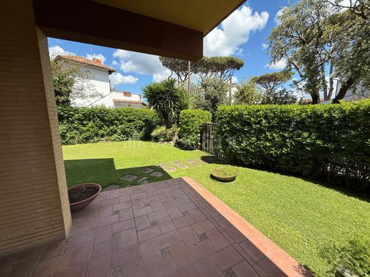 Villa Bifamiliare a Fiumicino in Via Portofino - Photo 1