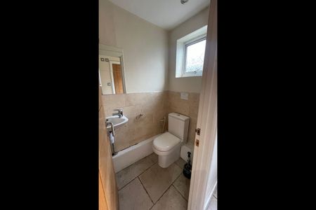 Room in a Shared House, Spurling Road, SE22 - Photo 5