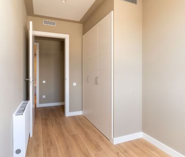 Casa adosada de alquiler en Carrer del Poble Amazic, 67, Can Gambús - Photo 5