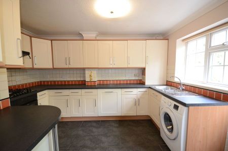 3 bedroom house to rent - Photo 3