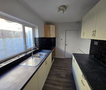 2 bedroom terraced house to rent - Photo 6