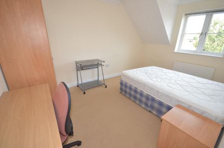 4 bedroom detached house to rent - Photo 3