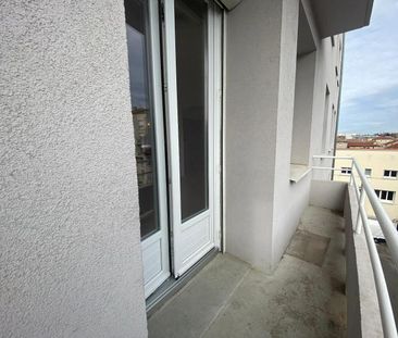 Location Appartement 3 pièces 131m² VALENCE 26000 - Photo 3