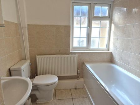 2 bedroom maisonette to rent - Photo 5
