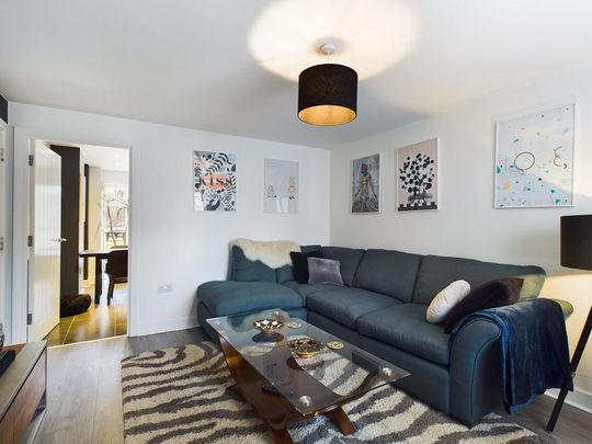 3 bedroom semi-detached house to rent - Photo 1