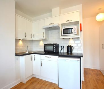 Studio to rent - Photo 3