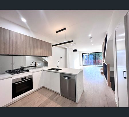 4B3B/8-10 Toni Street, Doncaster, Vic 3108 - Photo 4