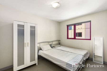 CENTRAL LEAFY CARLTON LOCATION! - Photo 3