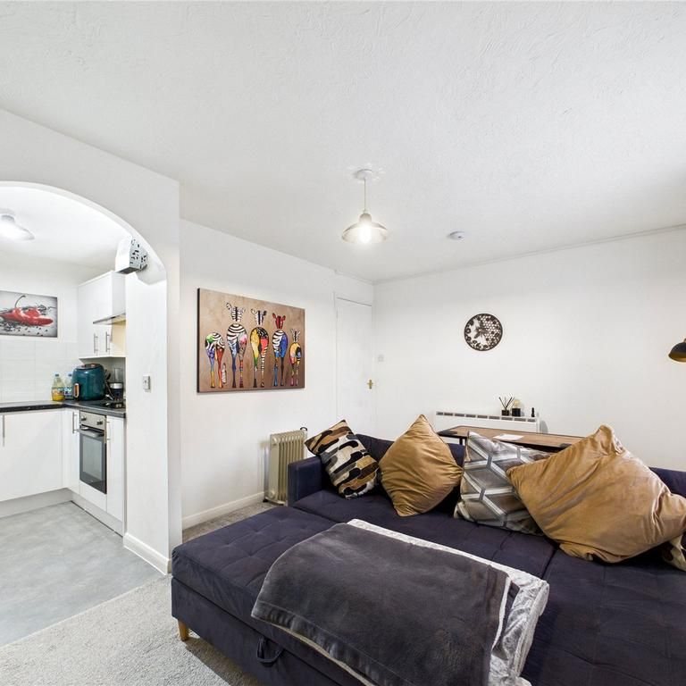 1 bedroom apartment to rent - Photo 1