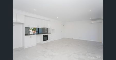 Stylish 2 Bedroom, 2 Bathroom, 1 Carbay + Balcony - Photo 4