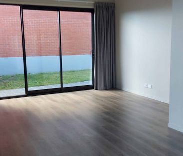 Hobsonville Point - Three bedrooms towhouse - Photo 4