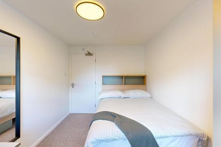 6 bedroom flat to rent - Photo 4