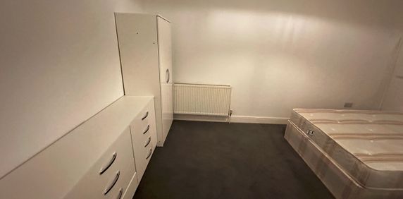 Room in a Shared House, Muswell Hill Broadway, N10 - Photo 2