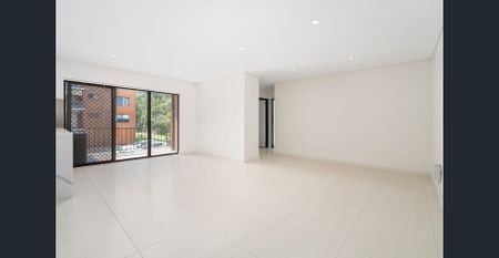 Spacious, modern and convenient - Photo 3