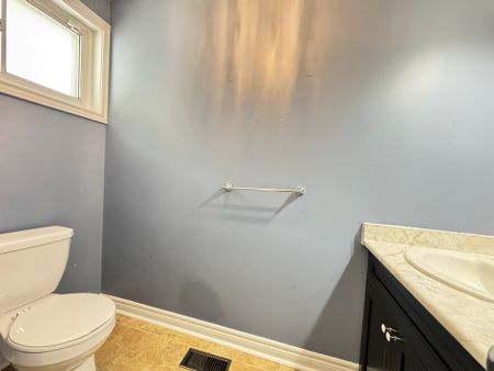 For Lease - 36 Johnson Road, Aurora, Ontario - Photo 4