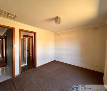 66 John Fawkner Drive, 3802, Endeavour Hills Vic - Photo 2