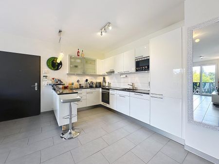 Bel appartement traversant avec vue dégagée - Photo 2