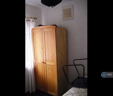 2 bedroom end of terrace house to rent - Photo 4