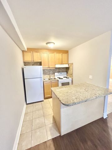 For Lease - 90 Twenty Fifth Street Unit# 32, Toronto, Ontario - Photo 4