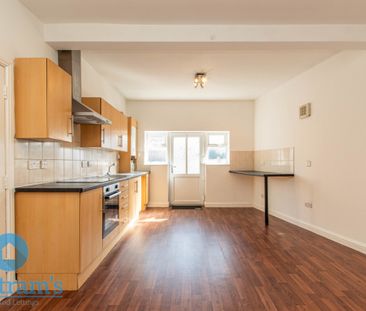 3 bed Flat for Rent - Photo 6