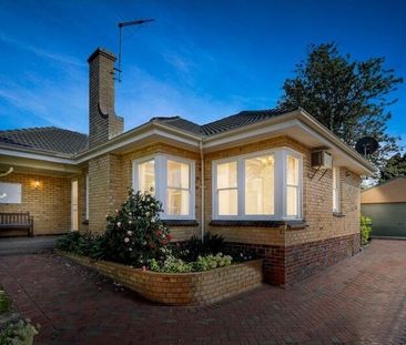 Cheltenham - Photo 1