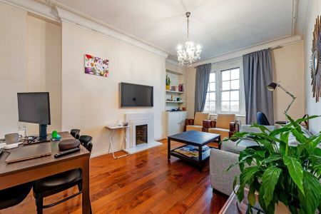 1 Bedroom Apartment To Let - Photo 2