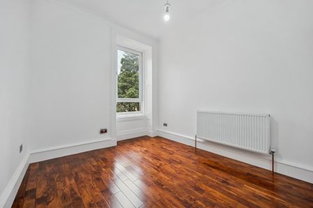 3 bedroom flat to rent - Photo 5