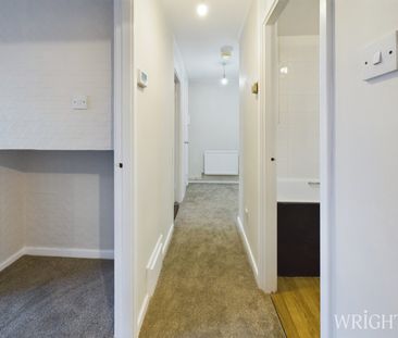 1 bedroom Apartment - UPPERFIELD ROAD, WELWYN GARDEN CITY. - Photo 2