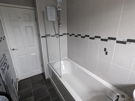 2 bedroom maisonette to rent - Photo 5