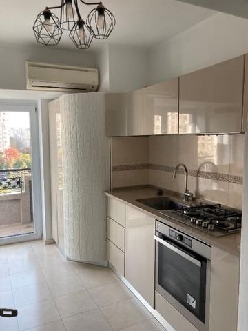 Apartament 2 camere | Bd. Unirii | Vedere față | Parcare - Photo 2