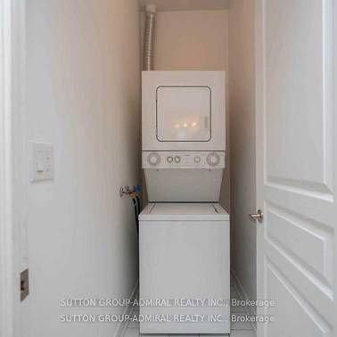 Yonge & Finch Sunny 1Bdrm +Den Heat, Hydro. Water Included 1Parking - Photo 4