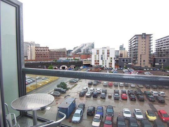 Studio to rent - Photo 1