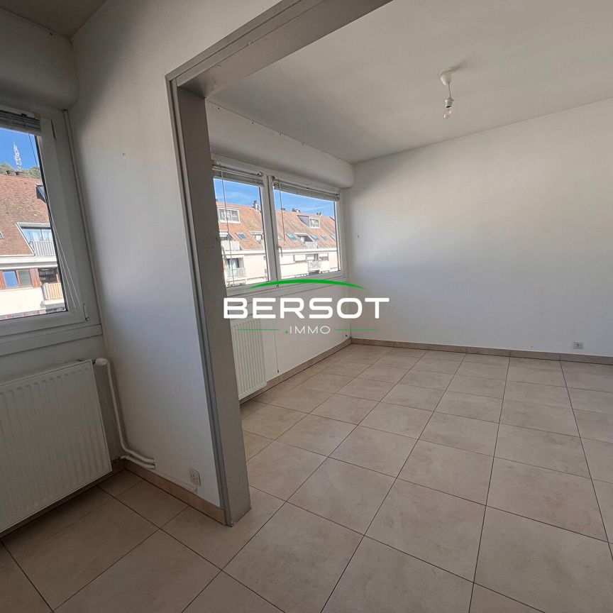 T3 de près de 80m² au centre Ville avec balcon, garage et cave - Photo 1